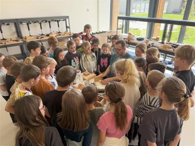 Dubnový celodružinový projekt – Den s truhlářem v družině